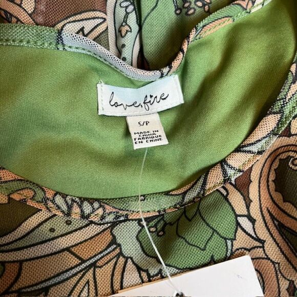 NWT Love Fire Layered Babydoll Blouse Cappuccino Desert Floral Green Tan Small - Picture 10 of 13